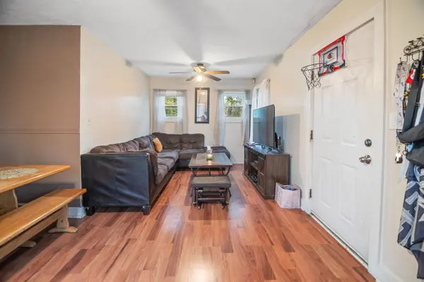 1007 S Dodge Ave, Wichita, KS 67213