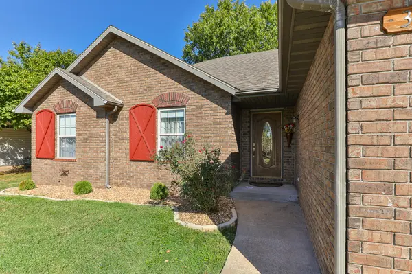 3541 W Moark ST, Battlefield, MO 65619