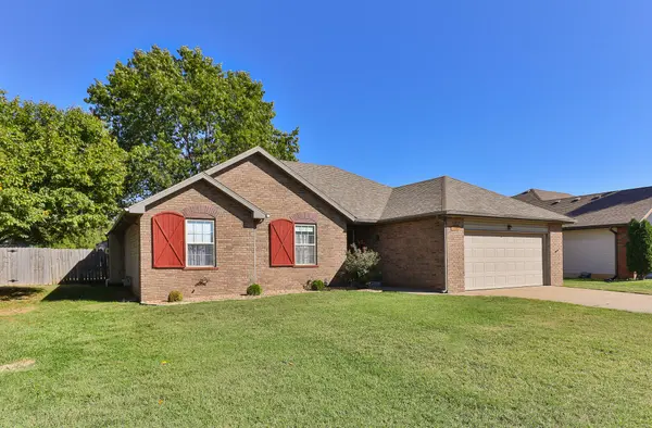 3541 W Moark ST, Battlefield, MO 65619