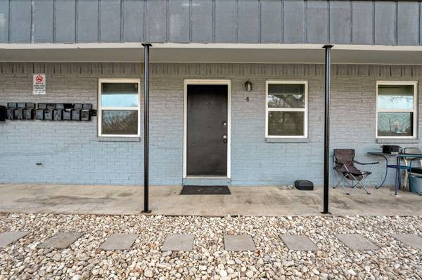 306 Calhoun DR, Rockdale, TX 76567