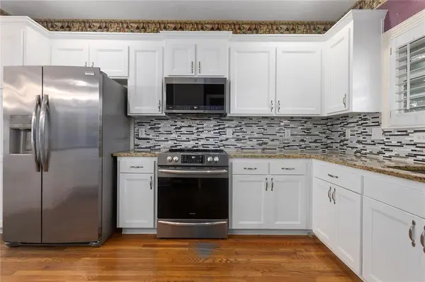 12133 S Valley RD, Olathe, KS 66061