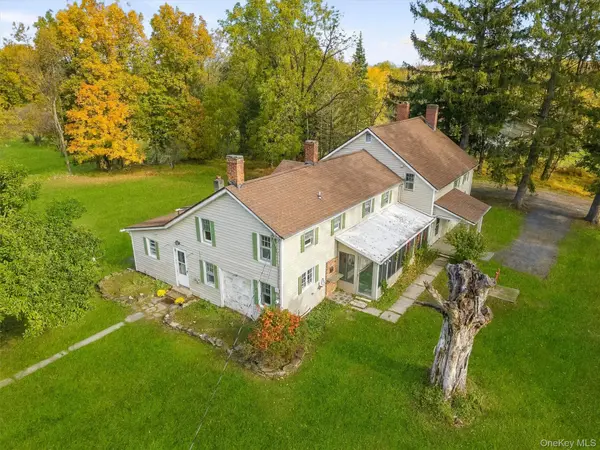 261 Van Keuren AVE, Pine Bush, NY 12566