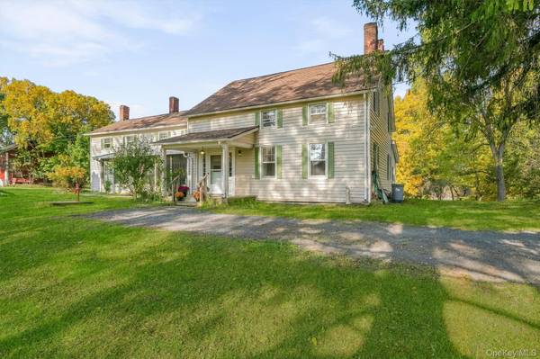 261 Van Keuren AVE, Pine Bush, NY 12566