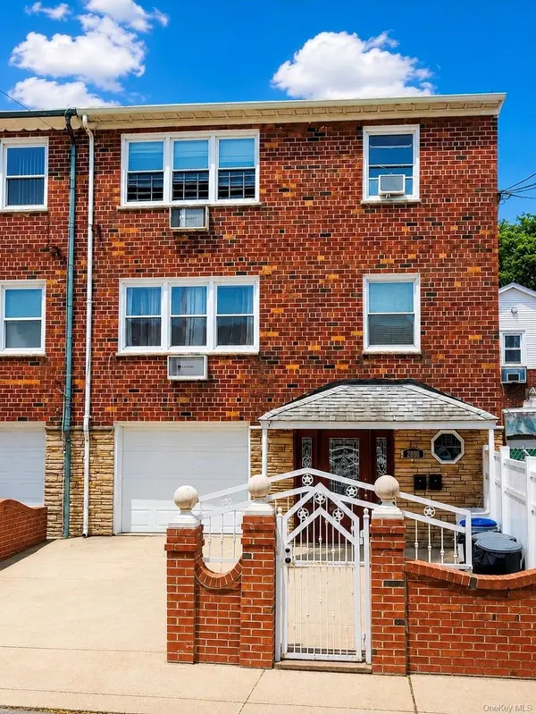 2890 E 195th ST, Bronx, NY 10461