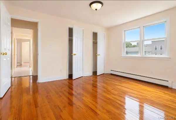 2890 E 195th ST, Bronx, NY 10461