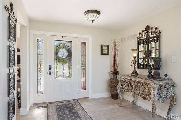 14277 Cedar Springs DR, Chesterfield, MO 63017