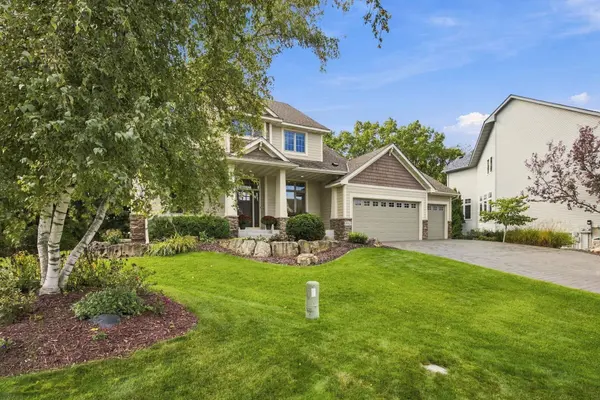 642 Woodland WAY, Eagan, MN 55123