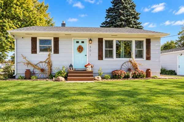 301 SE Oak ST, Brownsdale, MN 55918