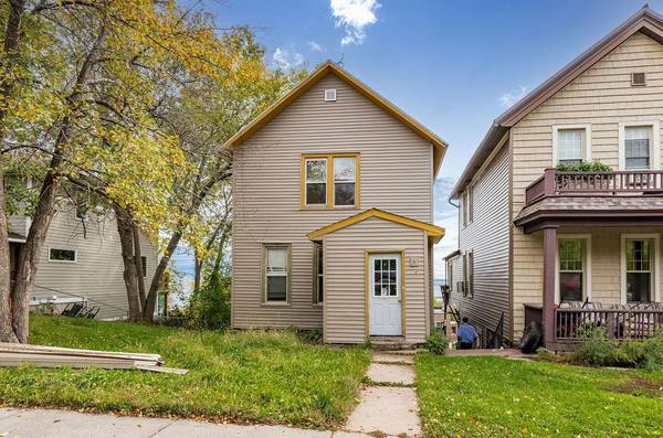 12 E 5th ST, Duluth, MN 55805