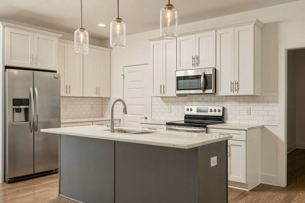 5896 Morrow Rd, Nashville, TN 37209