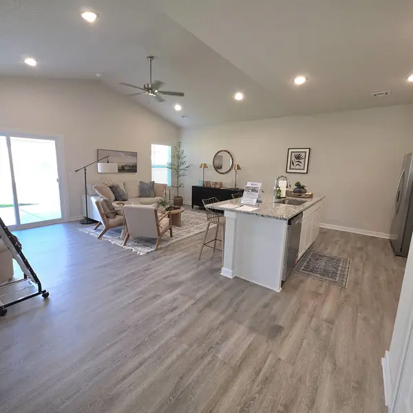 928 N Forestview Ct, Wichita, KS 67235