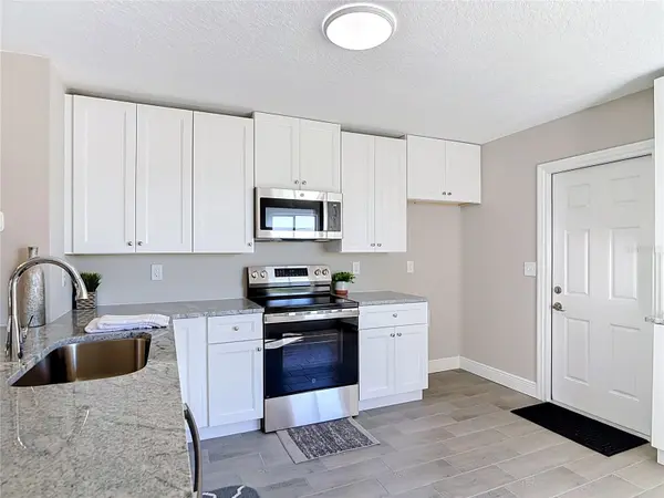 3025 FOXBORO CIR, Deltona, FL 32738