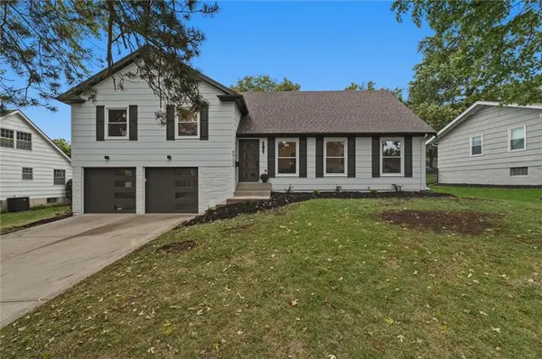 6922 W 101st ST, Overland Park, KS 66212