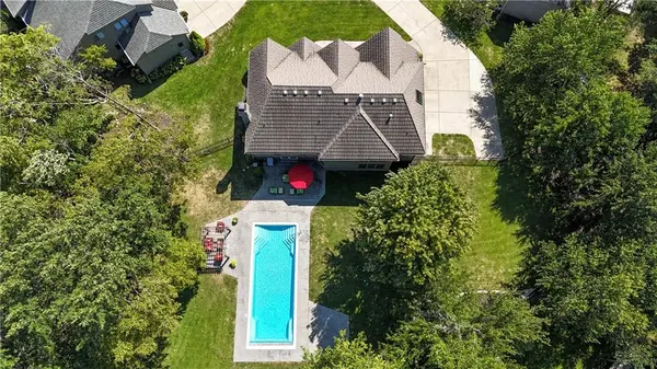 9410 141st ST, Overland Park, KS 66221