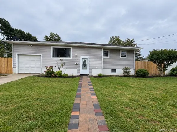 134 Bergold ST, Brentwood, NY 11717