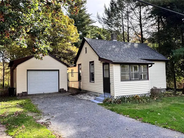25 Rymph BLVD, Poughkeepsie, NY 12601