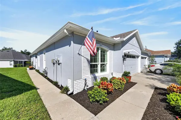 6817 SURREY OAK DR, Apollo Beach, FL 33572