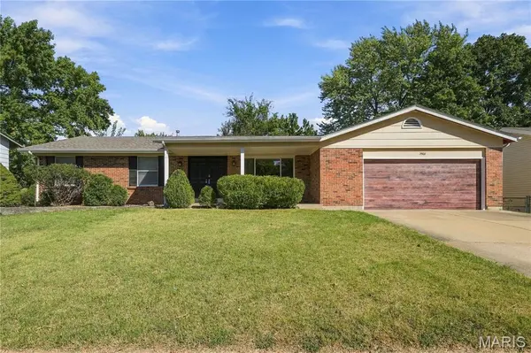 2908 Westminister DR, St Charles, MO 63301
