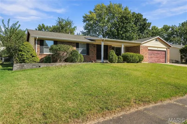 2908 Westminister DR, St Charles, MO 63301