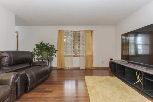 1204 Kenneth DR, Bloomington, IL 61704
