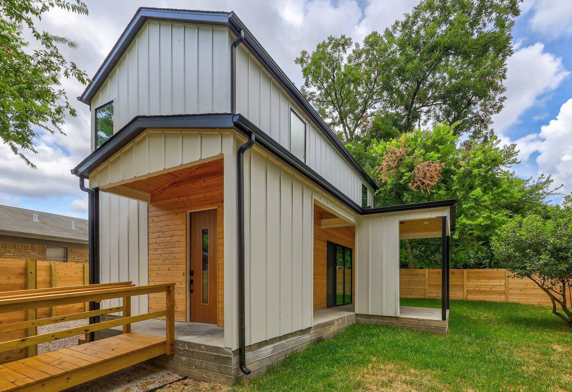 2104 Columbia CV #B, Austin, TX 78723