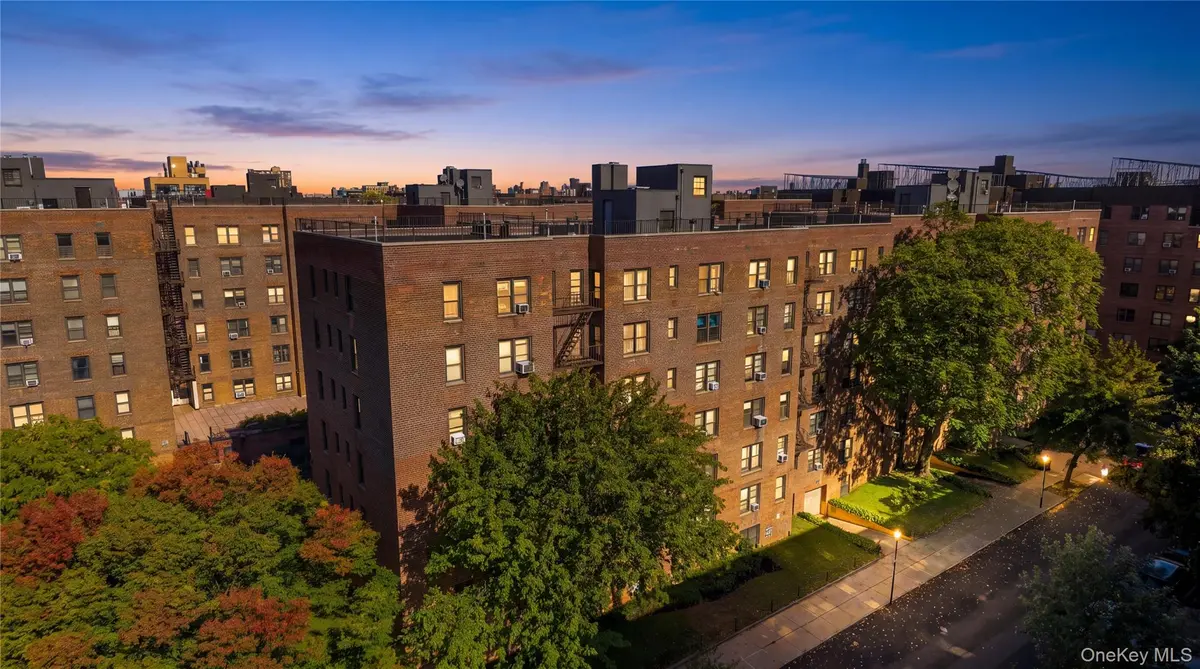 105-07 66th RD #1G, Forest Hills, NY 11375