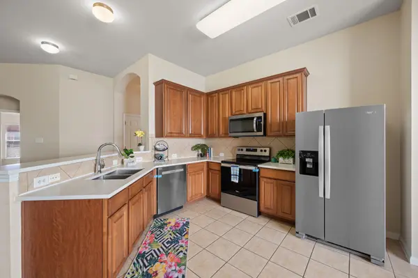 429 Falcon LN, Leander, TX 78641