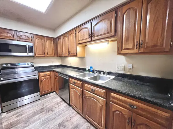 1910 Robbins PL #201, Austin, TX 78705