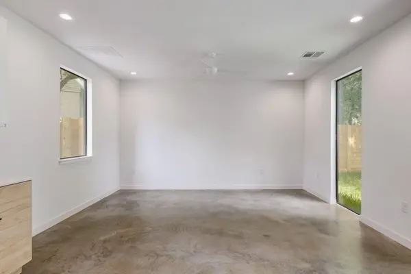 2104 Columbia CV #B, Austin, TX 78723