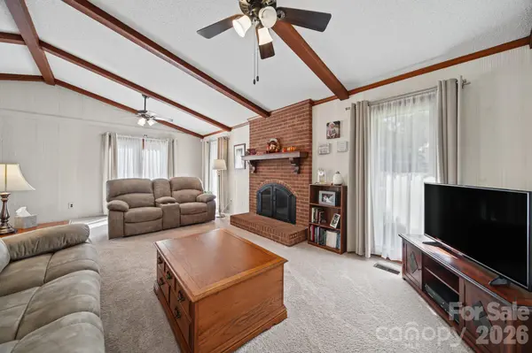 306 Starmount DR, Statesville, NC 28677