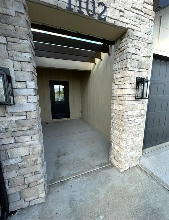 1102 Bluestem CIR, Baldwin City, KS 66006