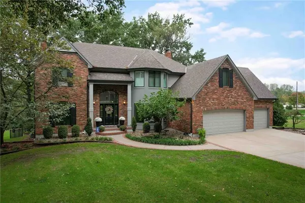9510 SE Keystone DR, Lee's Summit, MO 64086