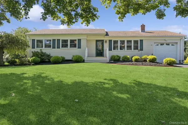 4105 Deep Hole DR, Mattituck, NY 11952
