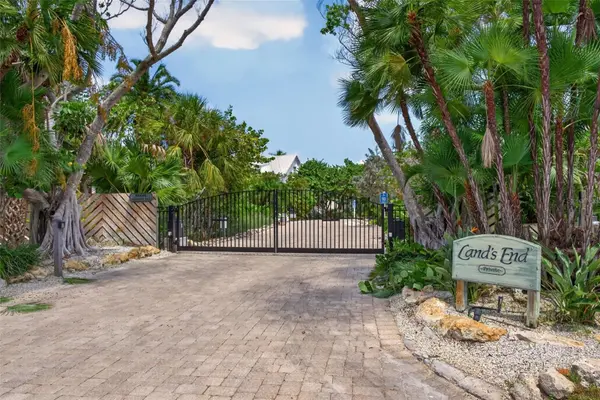 677 LANDS END DR, Longboat Key, FL 34228