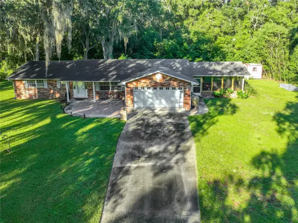 35933 CLEAR LAKE CIR, Eustis, FL 32736
