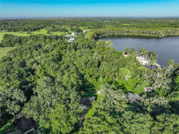 35933 CLEAR LAKE CIR, Eustis, FL 32736