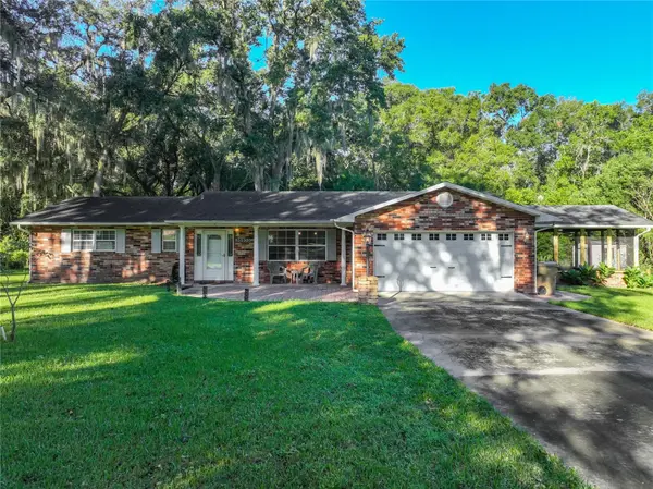 35933 CLEAR LAKE CIR, Eustis, FL 32736