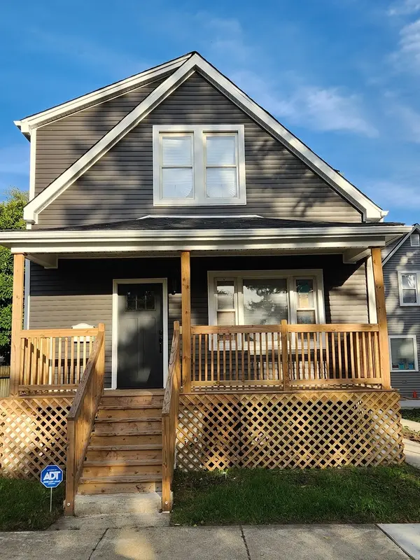 12317 S Carpenter ST, Calumet Park, IL 60827