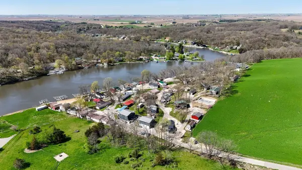 21686 257 ST, Delhi, IA 52223