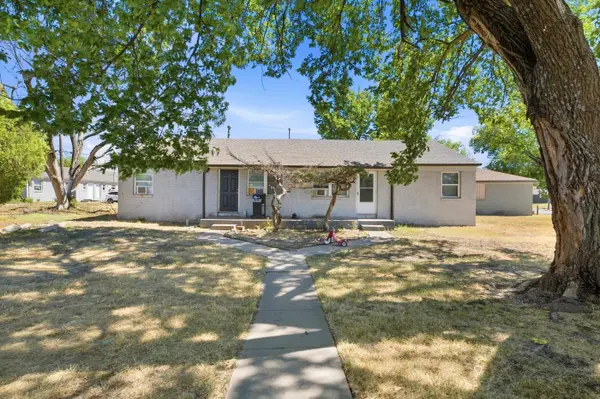6514-6516 E Cottonwood Lane, Wichita, KS 67207