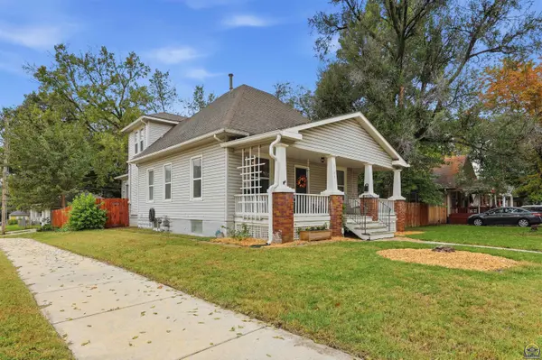 1195 SW Wayne AVE, Topeka, KS 66604