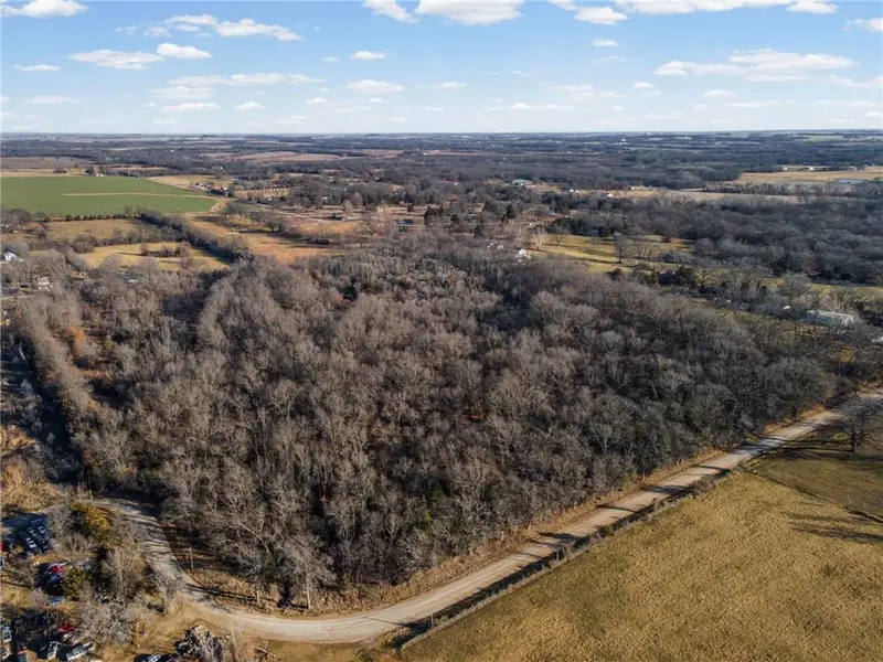 16 +/- Acres E Dakota ST, Butler, MO 64730