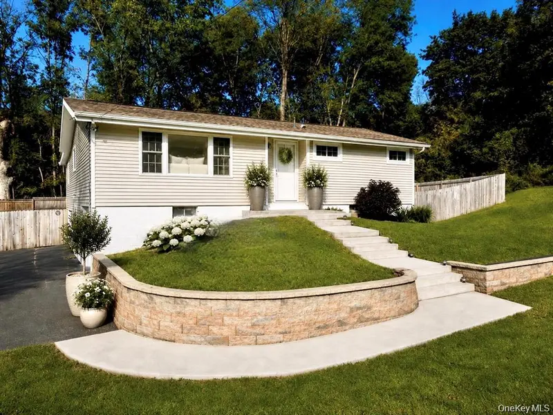 63 Martin RD, Pleasant Valley, NY 12569