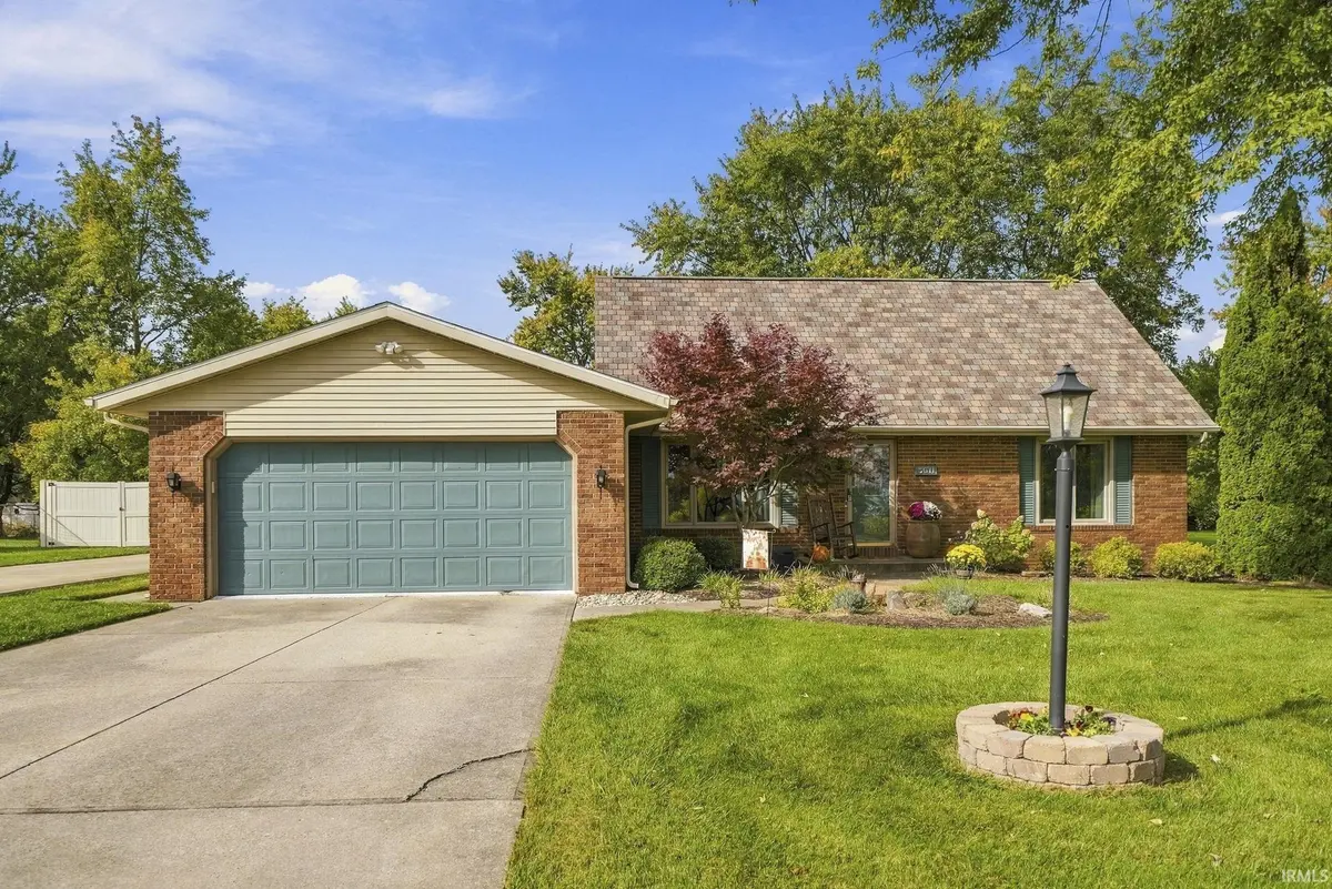 5611 Kroemer RD, Fort Wayne, IN 46818