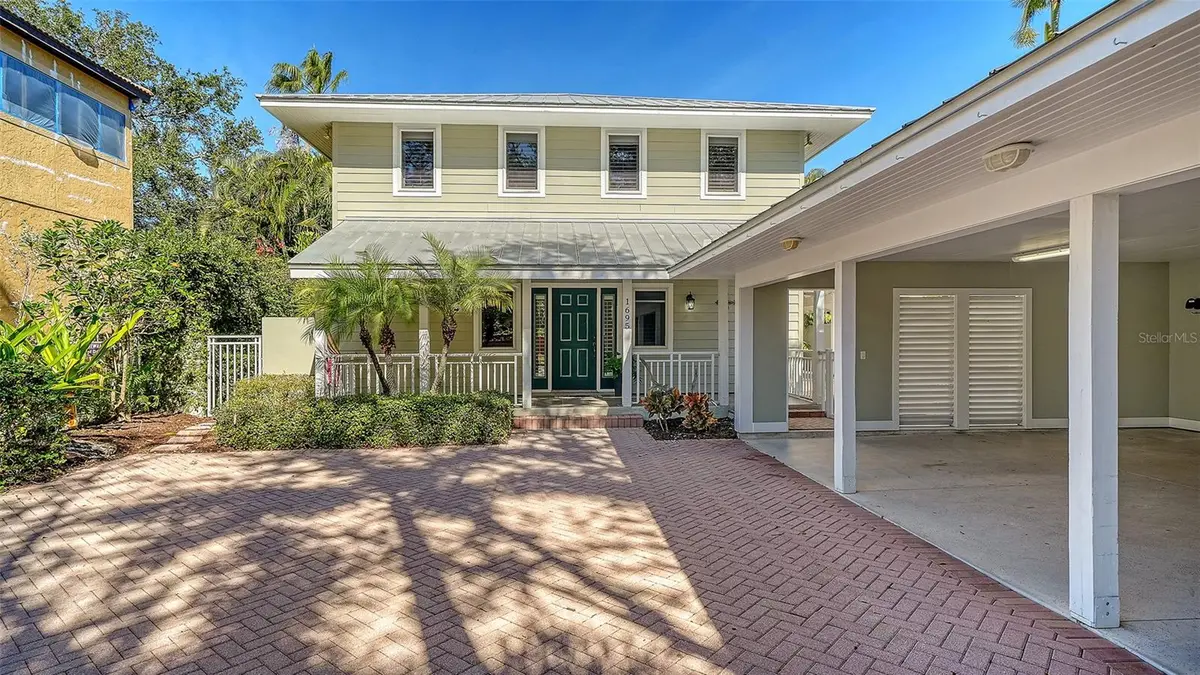 1695 HYDE PARK ST, Sarasota, FL 34239