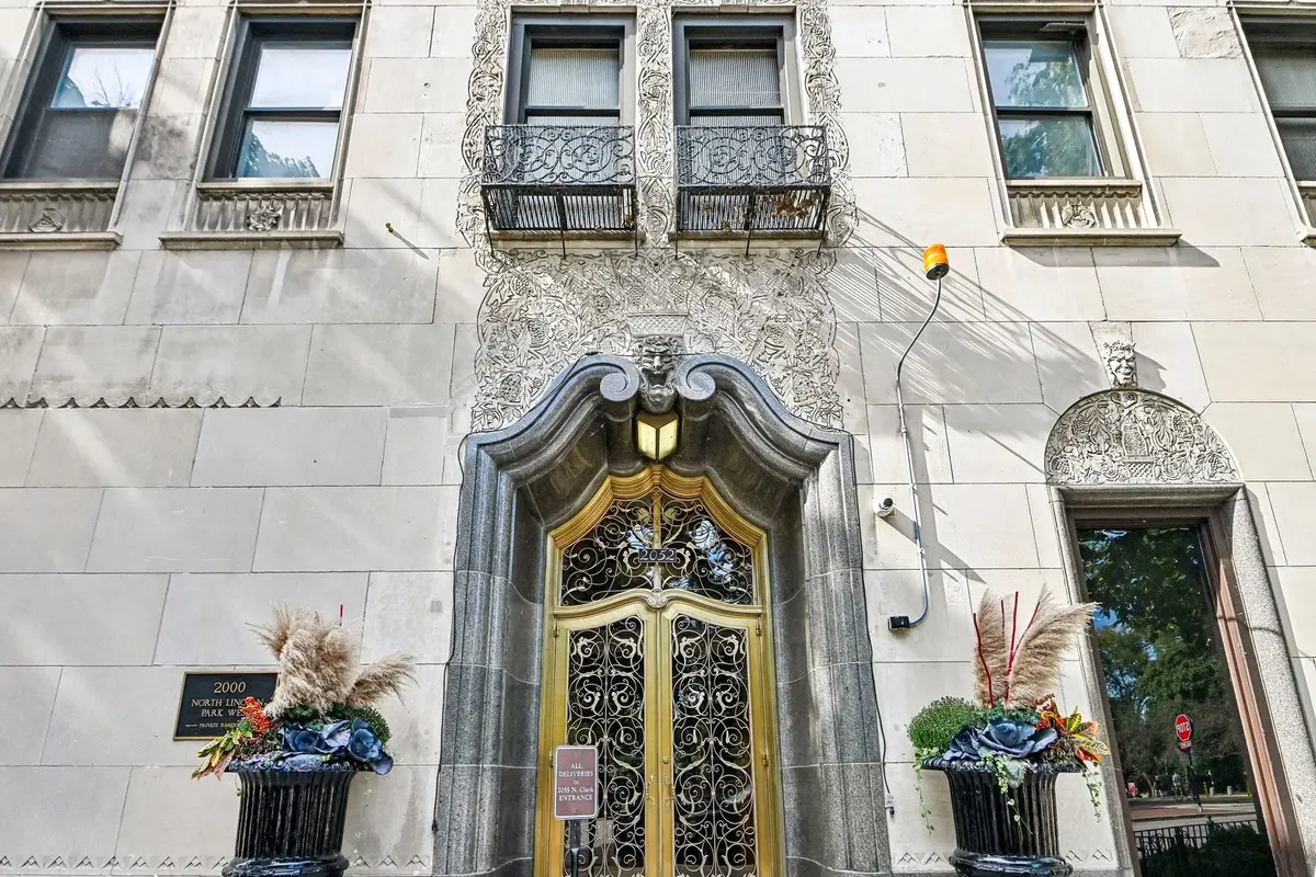 2000 N LINCOLN PARK WEST AVE #912, Chicago, IL 60614