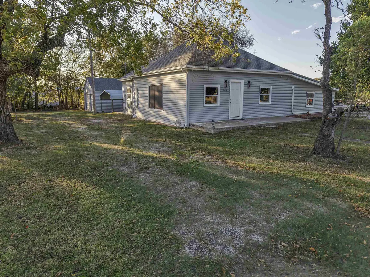 204 N Perry, Howard, KS 67349