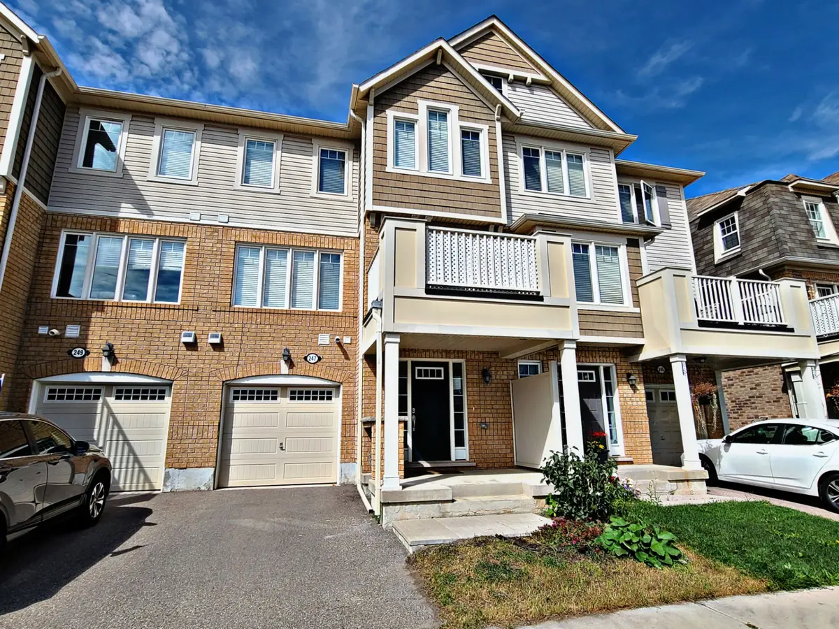 247 Slingsby LNDG, Milton, ON L9T 8N6