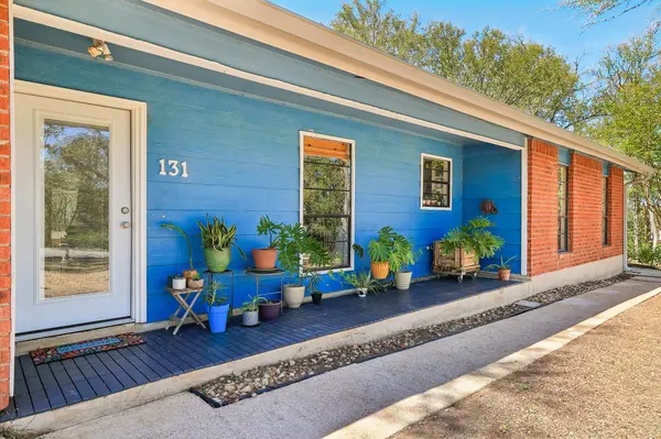 131 Laura LN, Bastrop, TX 78602
