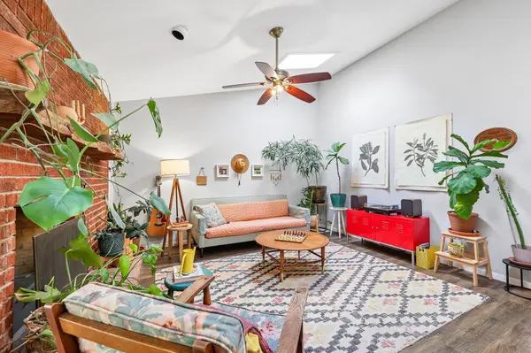 131 Laura LN, Bastrop, TX 78602